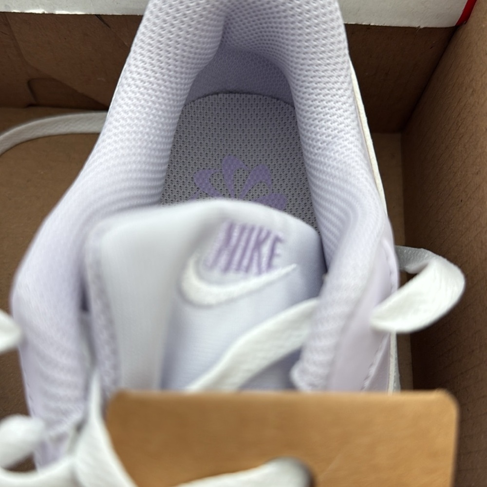 Nike Pale Purple Sneakers - NWT - Picture 2 of 5